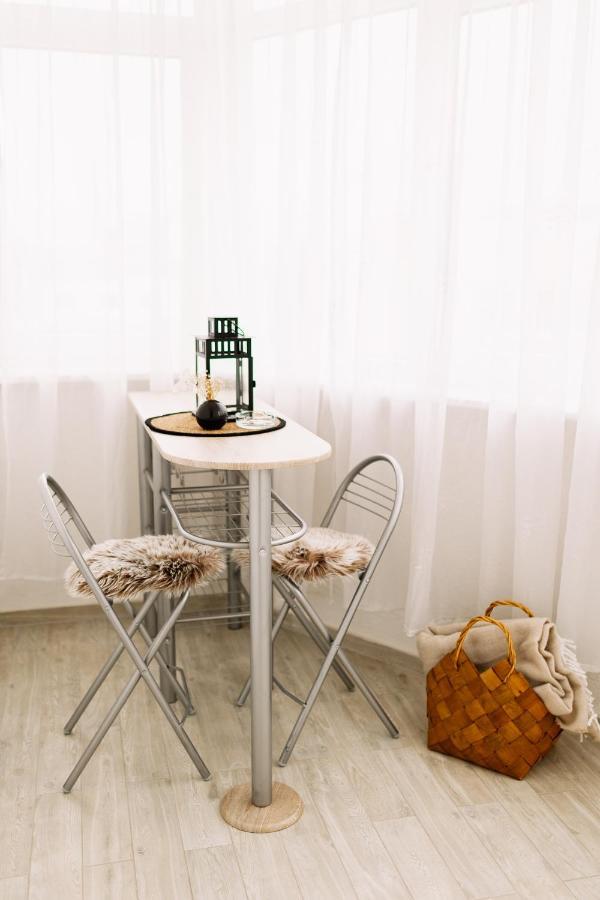 Apartment Black&white нова стильна на київській