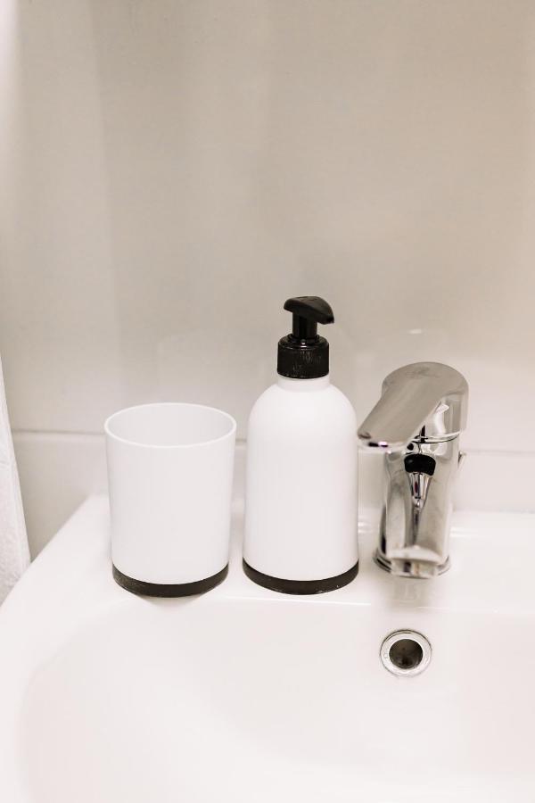Black&white нова стильна на київській Apartment Ternopil